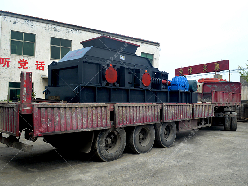 時產100噸瓜米石對輥制砂機多少錢？