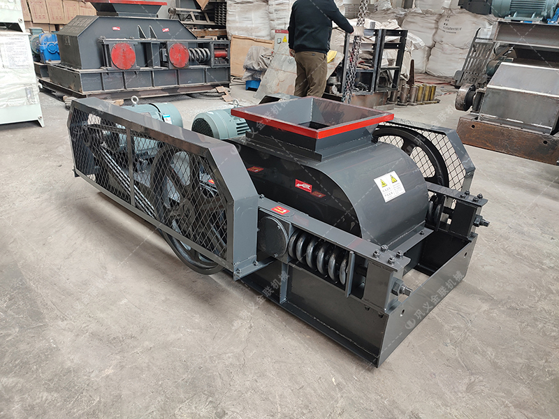 破碎石膏原礦料的雙齒輥破碎機廠家如何選擇？