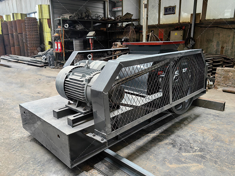 瀝青混合料性能不達(dá)標(biāo)？雙齒輥破碎機(jī)助你提升路面質(zhì)量